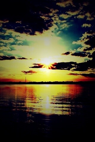 Закат над озером обои