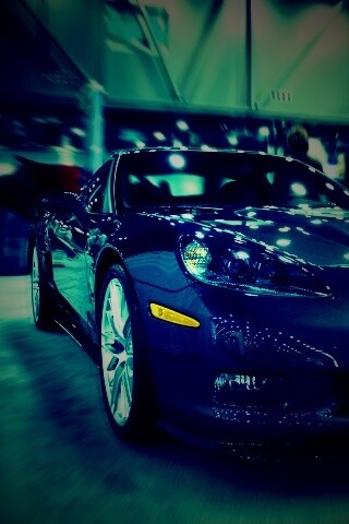 Машина на выставке обои