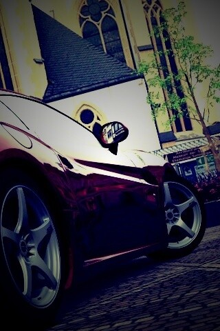 Ferrari на мостовой обои