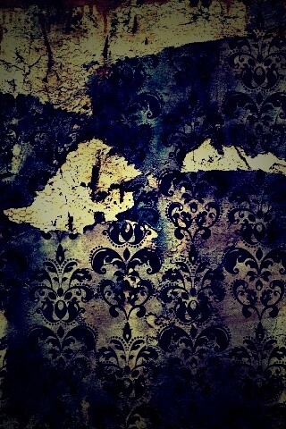 Рваные винтажные обои и штукатурка обои