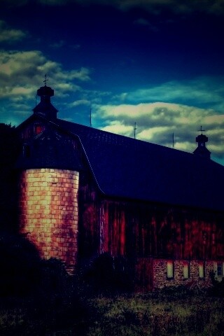 Старый красный амбар обои