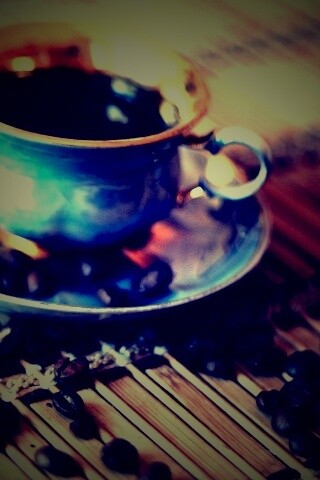 Чашка кофе и немного зерен обои