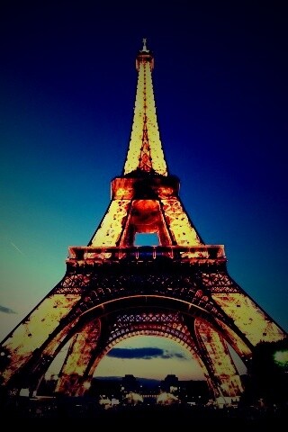 Светящаяся эйфелева башня обои