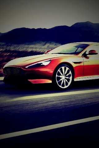 Астон Мартин на шоссе обои