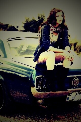 Девушка на мустанге обои