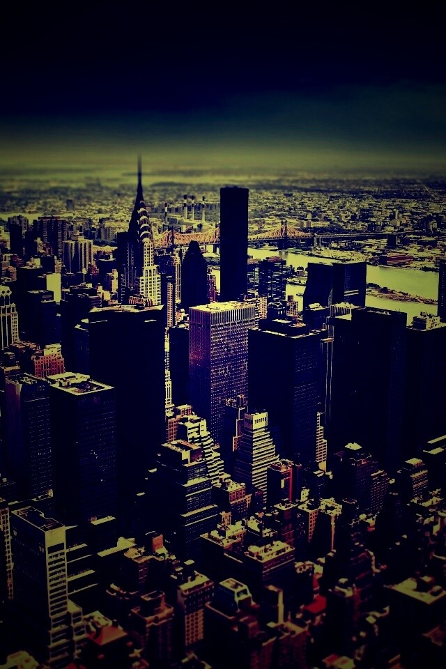 Темное небо над городом обои