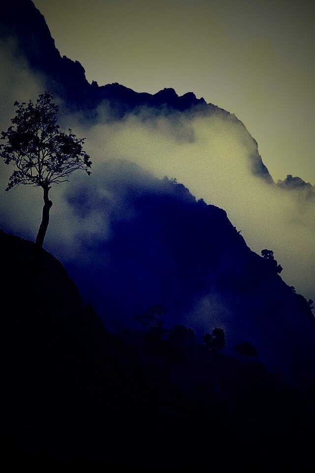 Сумерик в горах обои