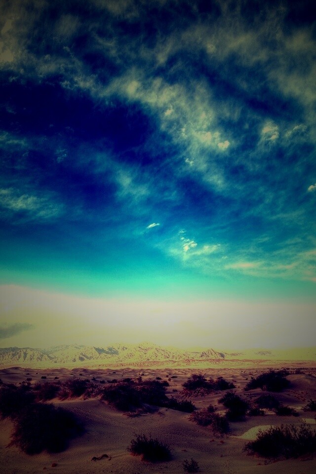 Горы в пустыне обои