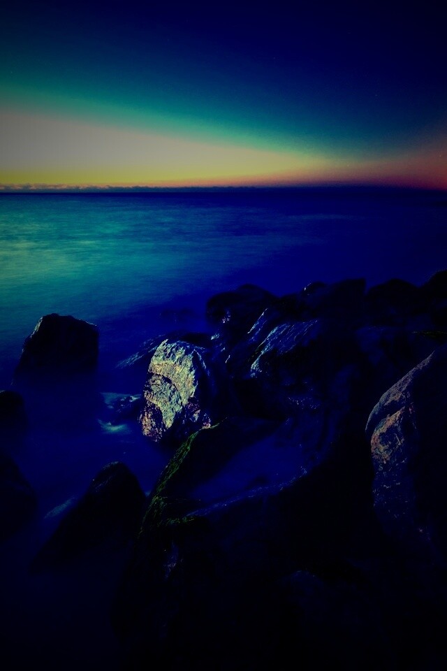 Камни на берегу обои