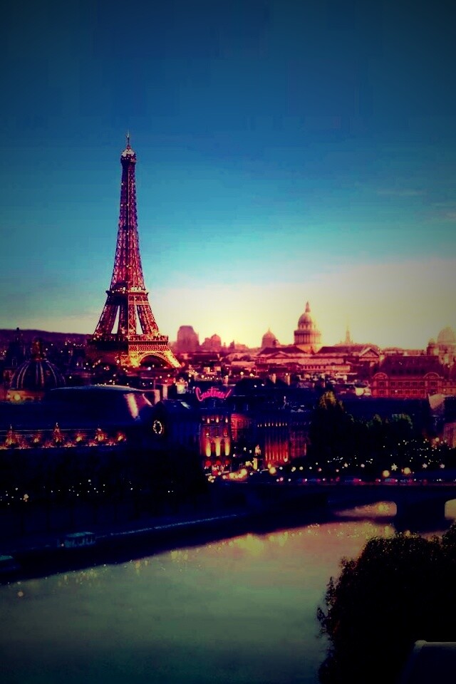 Париж в Рататуе обои