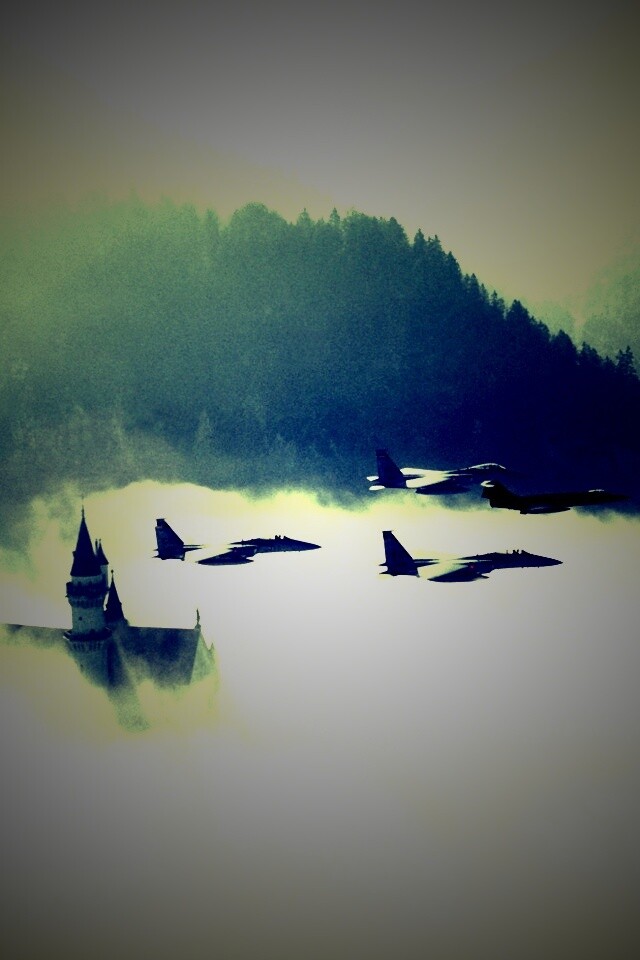 Истребители над замком обои