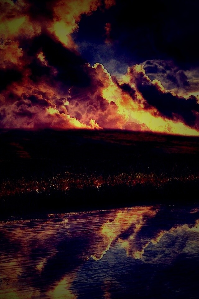 Тучи над лугом обои