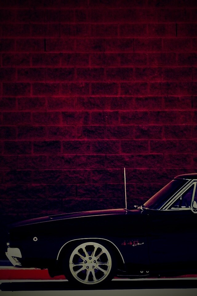 Черный Додж у стены обои