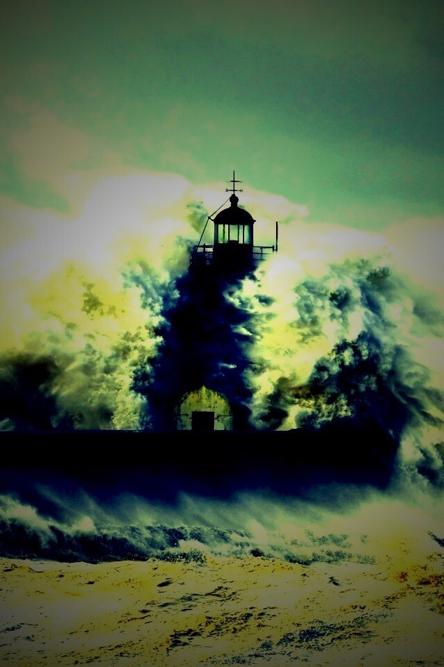 Маяк в шторм обои