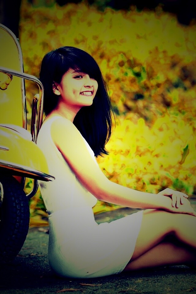 Девушка и мопед обои