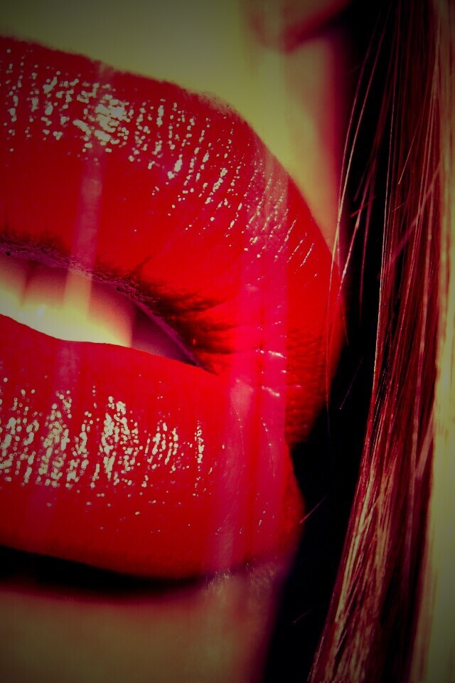 Сочные губы обои