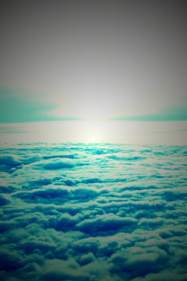 Над облаками обои