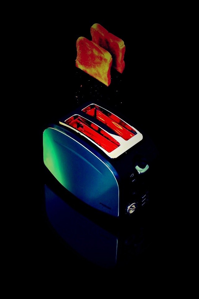 Выстрел из тостера обои