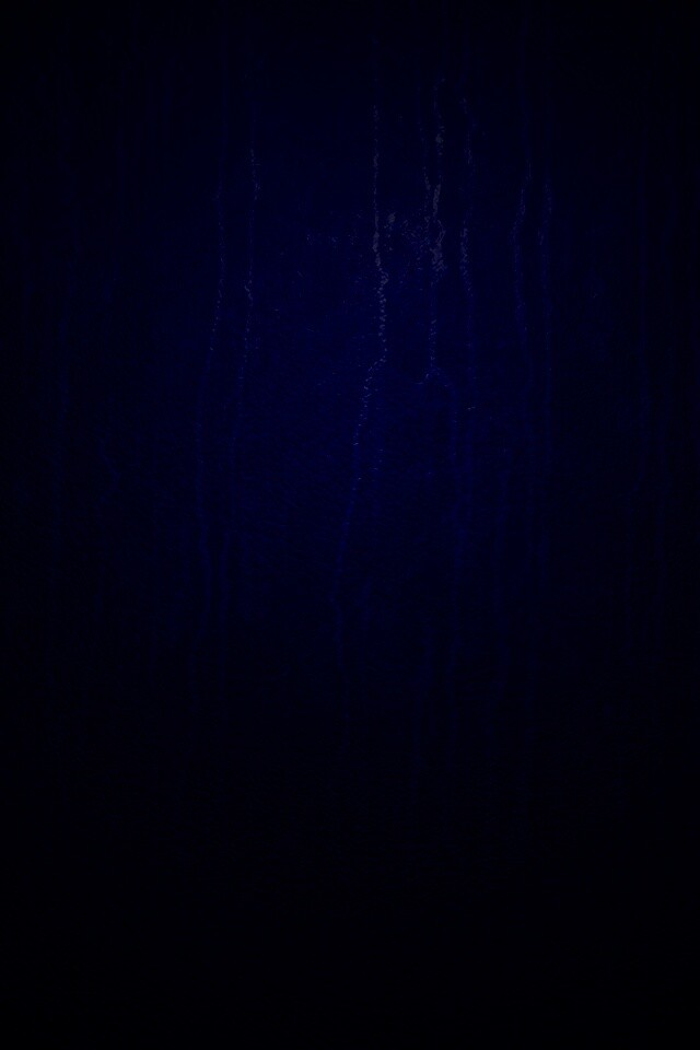 Черная кожа в подтеках обои