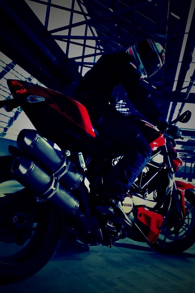 Пробуксовка на мотоцикле обои