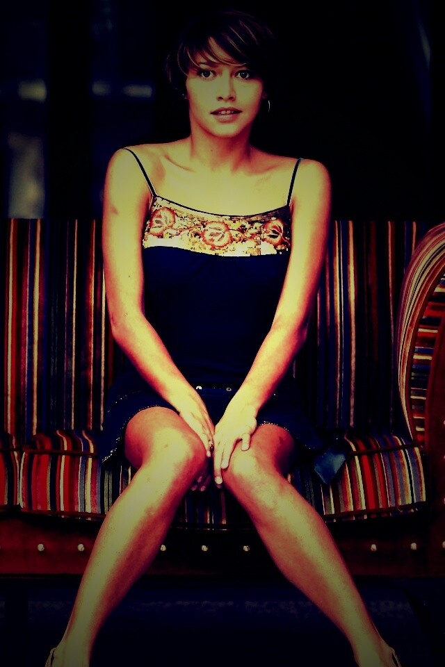 На диване обои