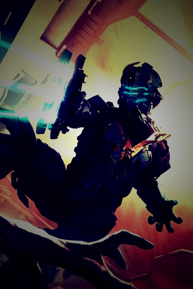 Айзек Кларк стреляет в монстра обои