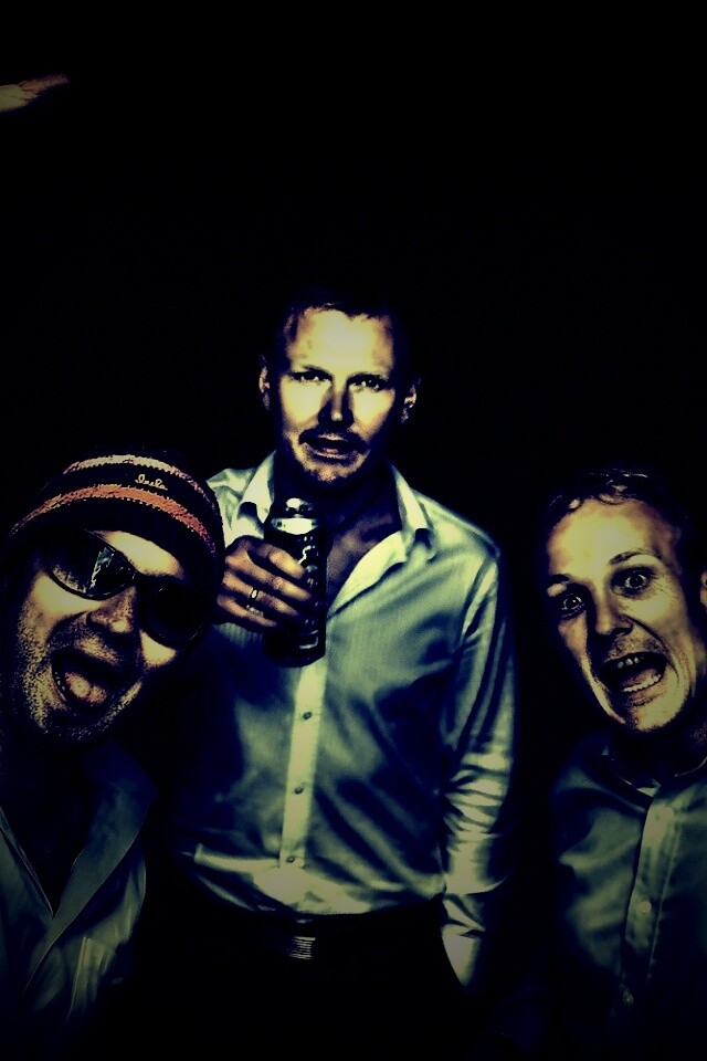 Колоритная тройка обои