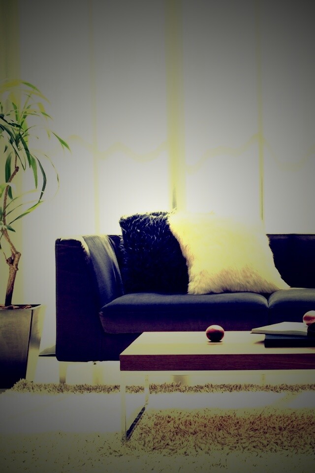 Гостиная с интересным дизайном обои