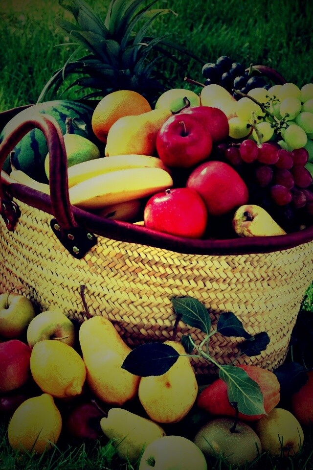 Корзина с фруктами обои