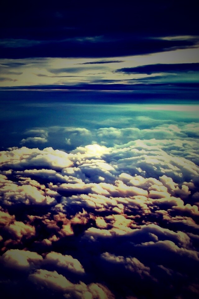 Полет над облаками обои