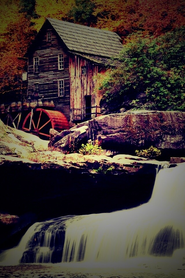 Дом, водяное колесо и водопад обои