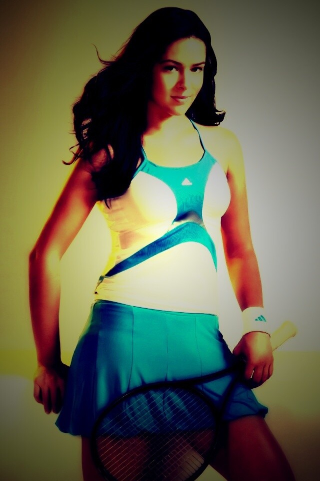 Анна иванович в форме от Adidas обои