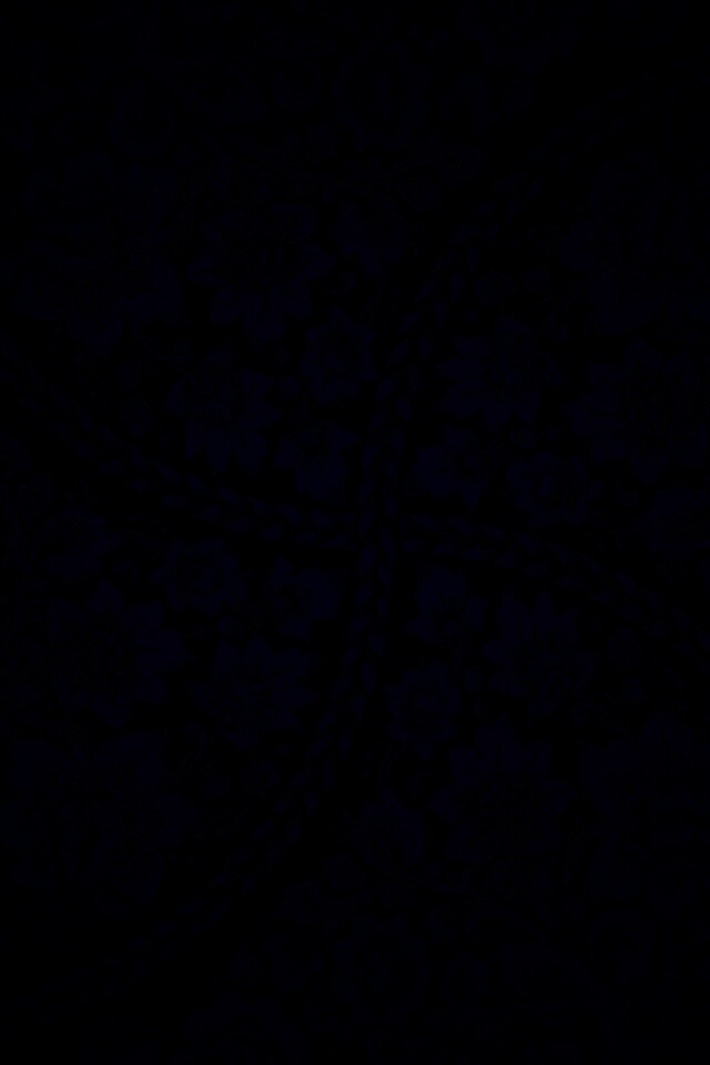 Черный цветастый узор под хохлому обои