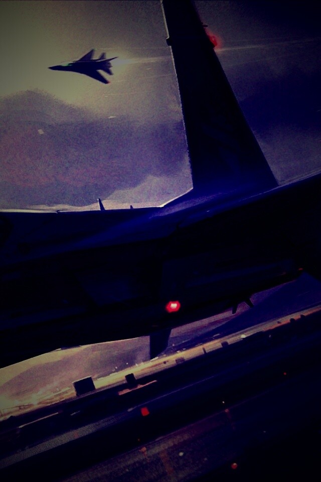 Истребитель на взлете обои