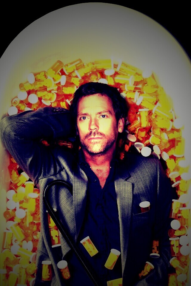 Хаус в ванне с викодином обои