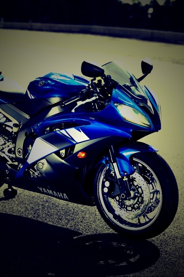 Мотоцикл Ямаха с блокиратором заднего колеса обои