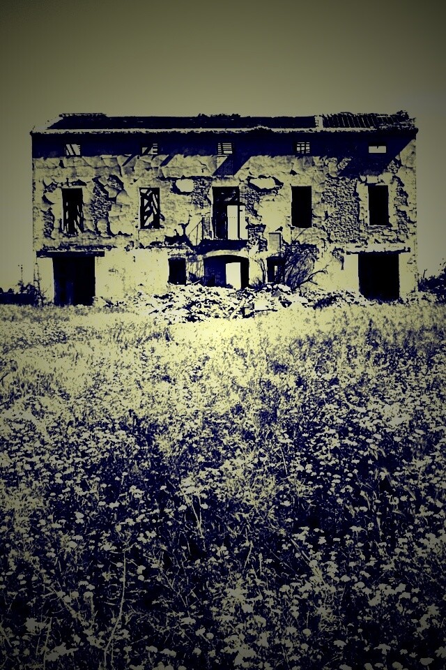 Руины жилого дома обои