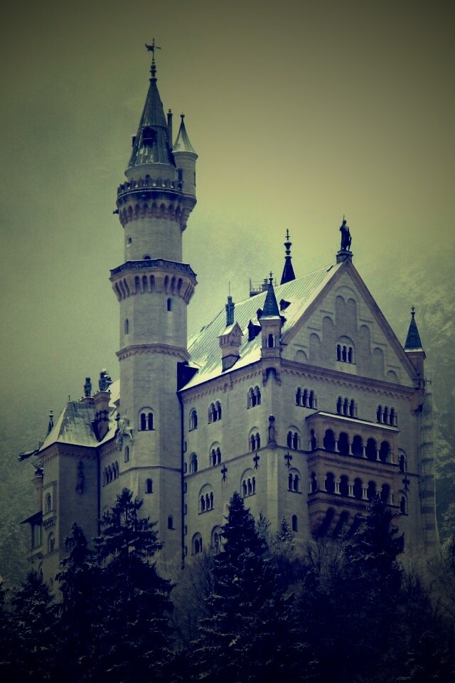 Заснеженный Нойшванштайн обои