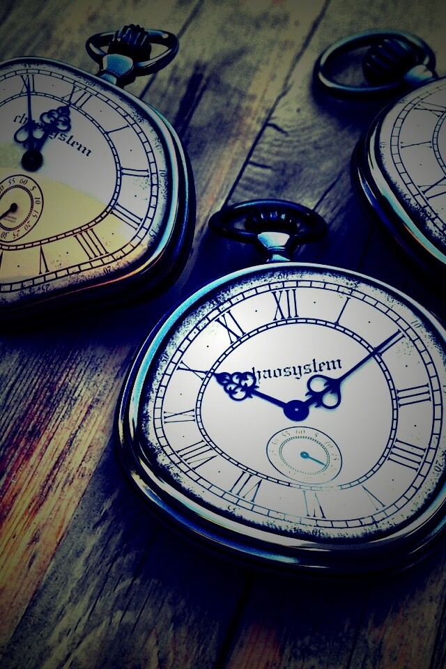 Изогнутые часы обои