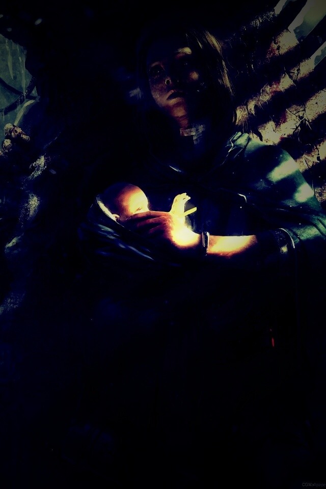 Девушка с ребенком прячется от монстра обои