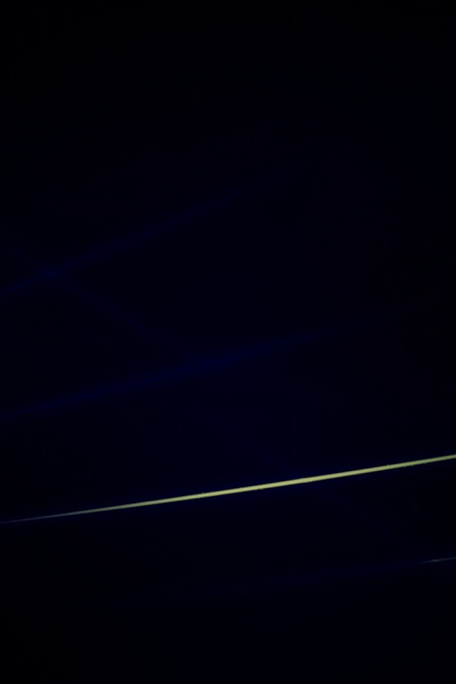 Лучи света на грязно-зелёном свете обои