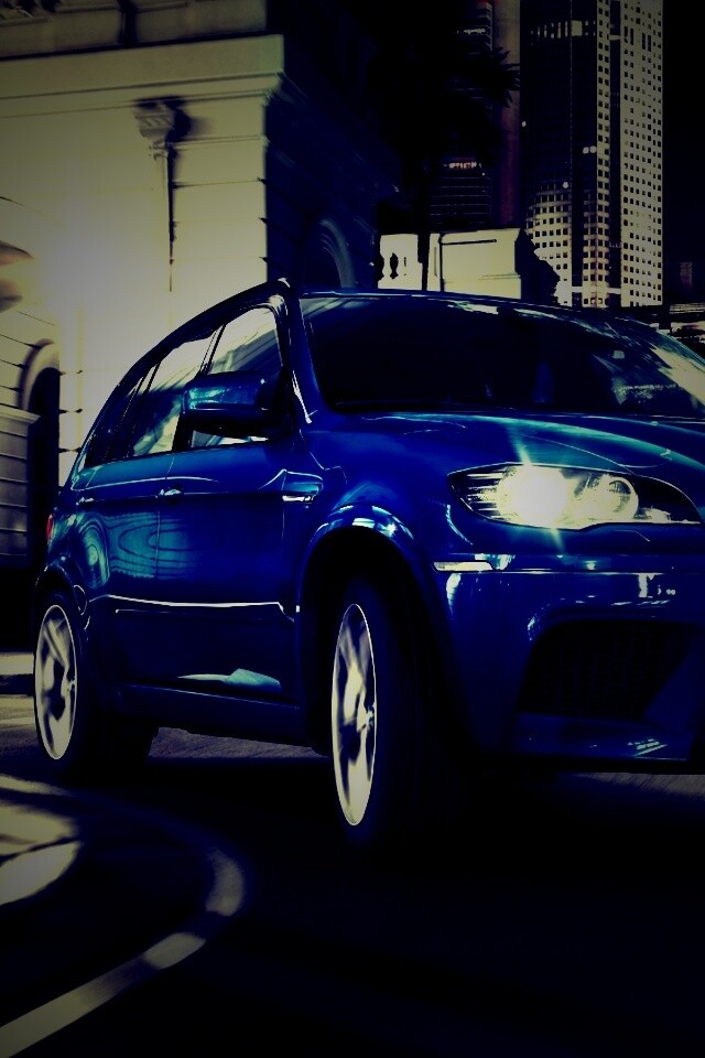 Синий кроссовер BMW обои