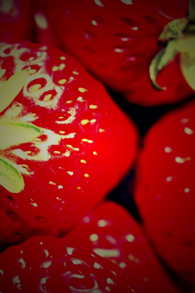 Сочная клубничка обои