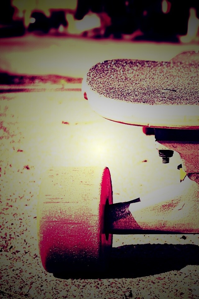 Скейтборд на солнце обои
