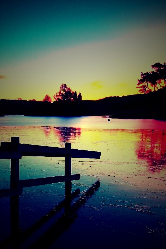 Красивый закат на озере обои