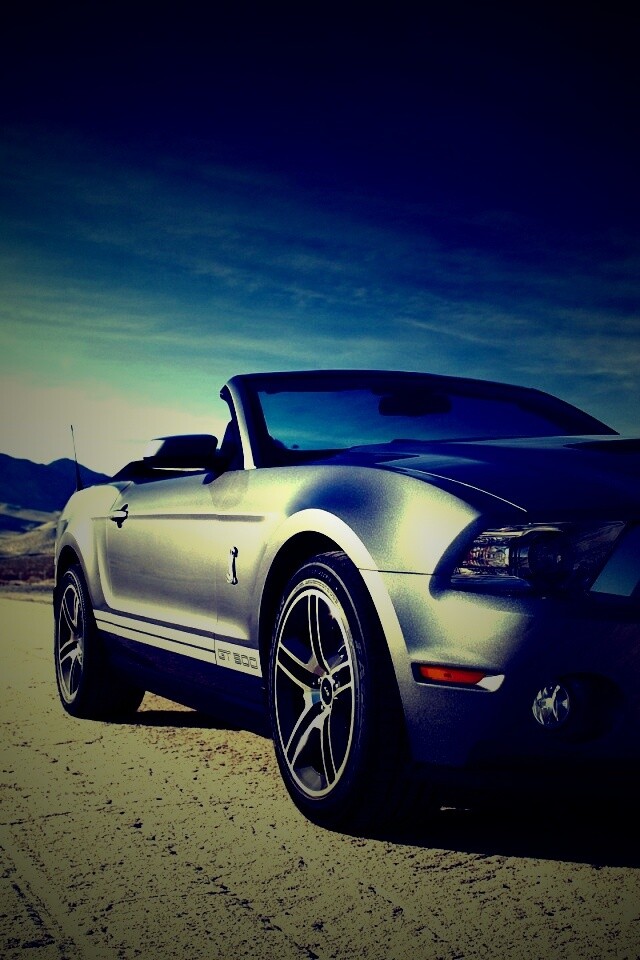 Ford Mustang на фоне гор обои