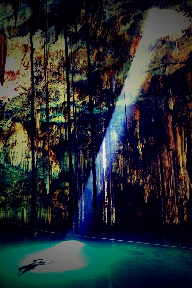 Пещера сталактитов обои