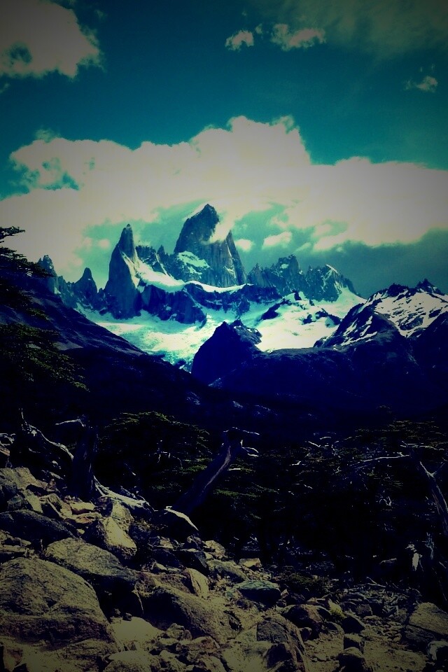 Далекие горные вершины обои