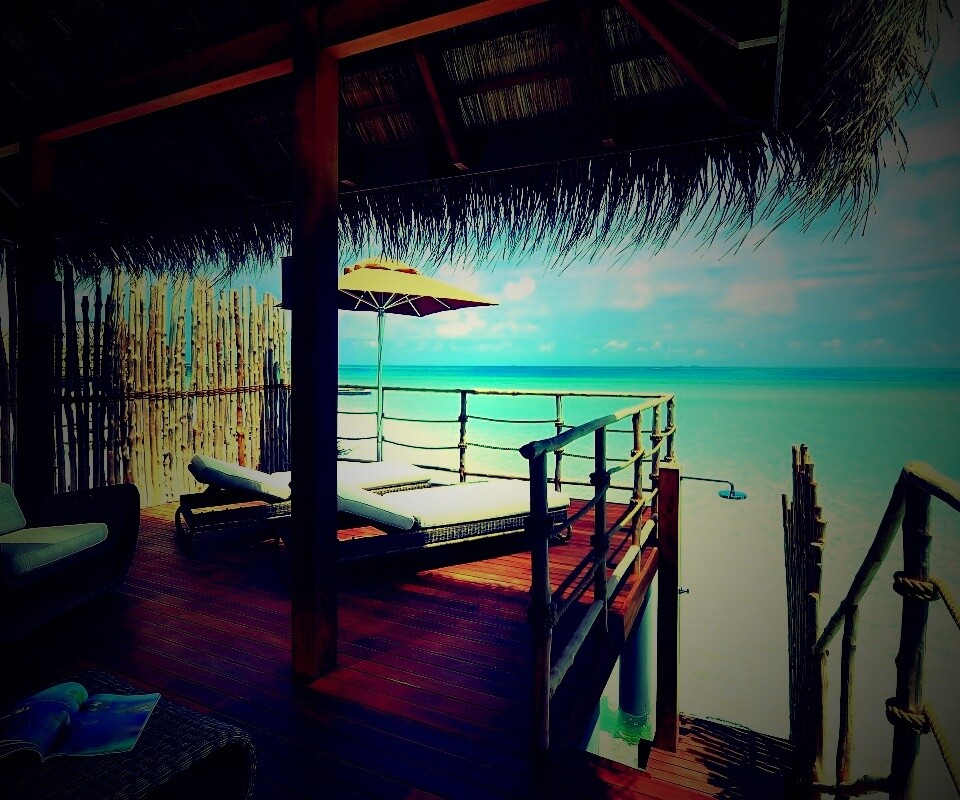 Домик на пляже обои