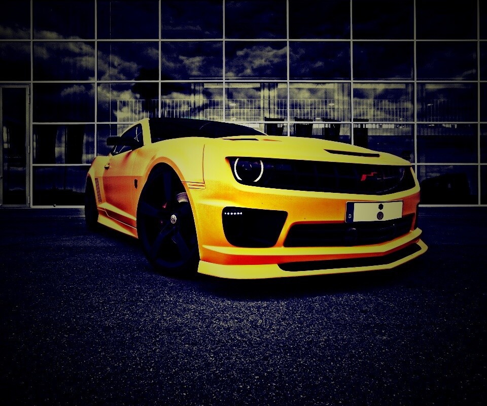 Желтый монстр обои